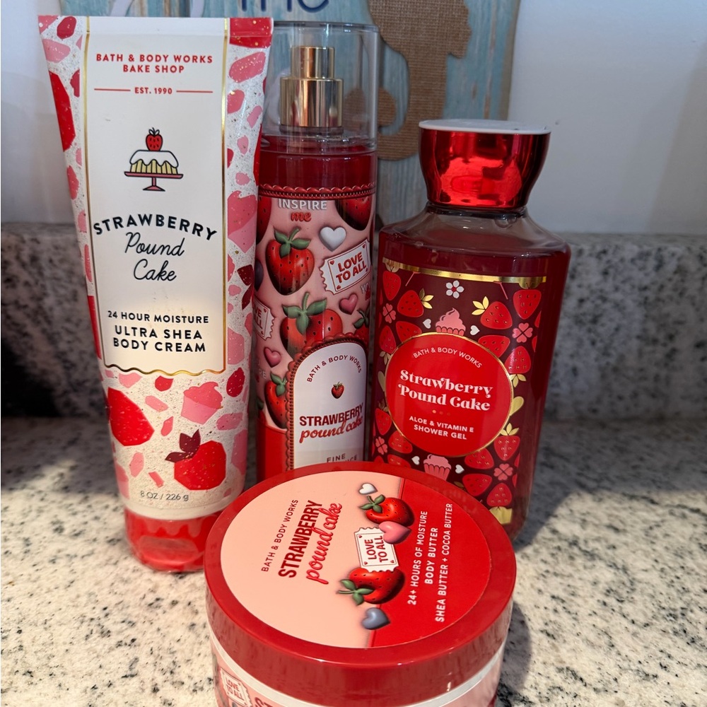 Bath & Body Works Strawberry Pound Cake Body Care Set - Red